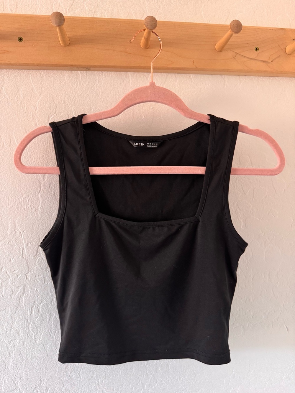SHEIN Black Square Neck Crop Tank Top